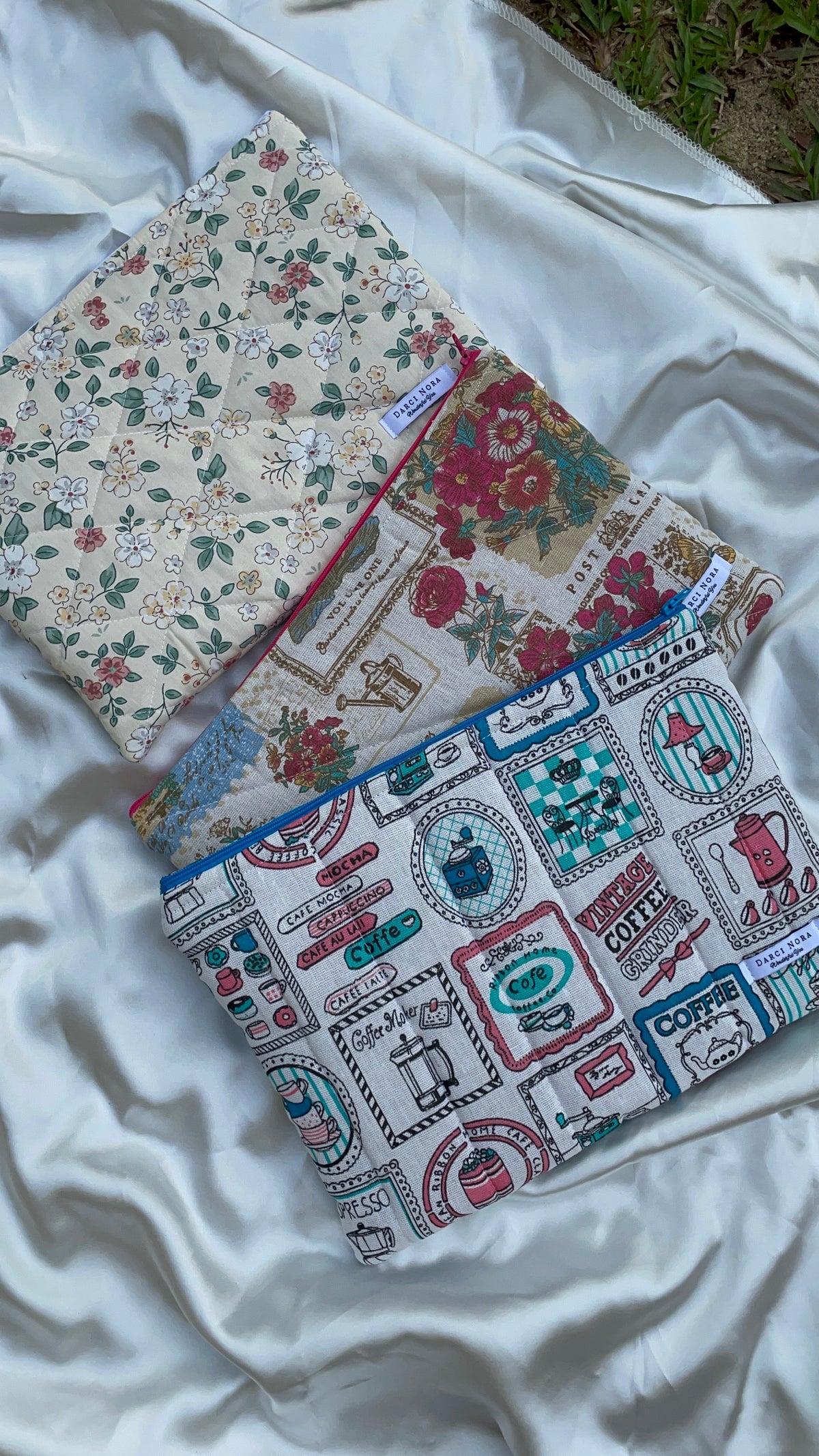 Vanilla Flora Tablet/Utility Sleeve