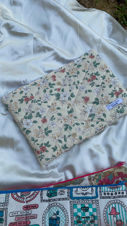 Vanilla Flora Tablet/Utility Sleeve