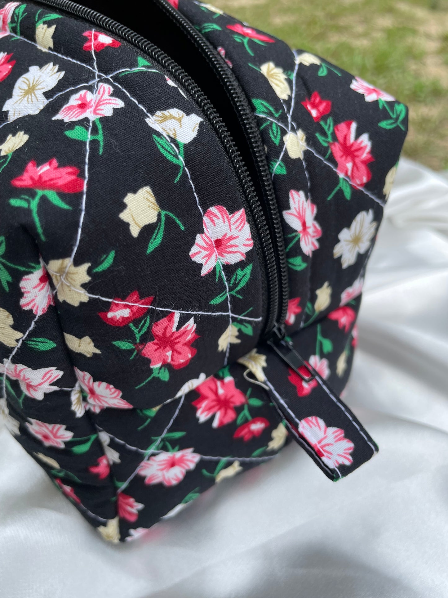 Noir Bloom Medium Box Pouch