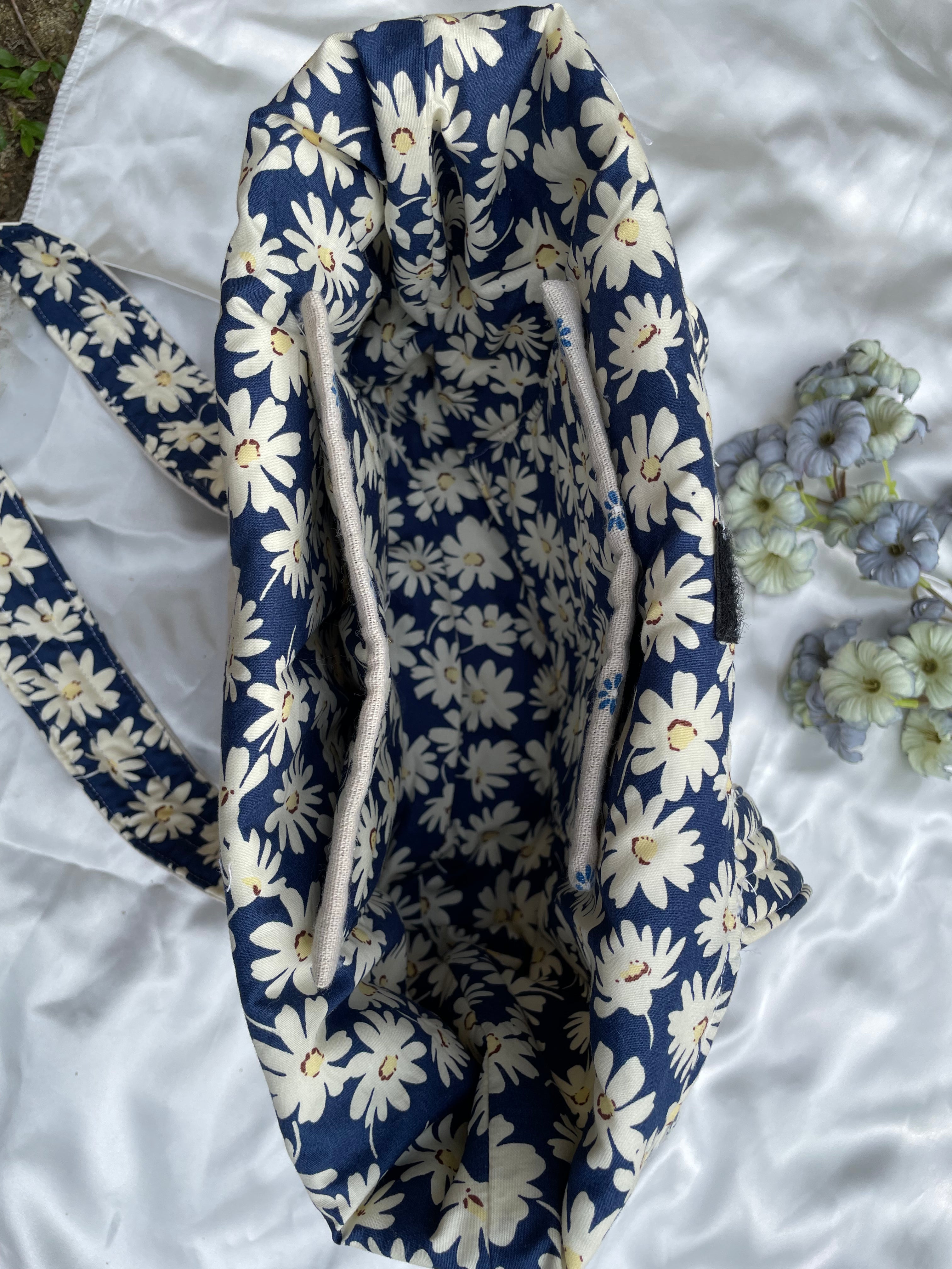 Cerulean Ditsy Linen Tote Bag - Daisies in the Night