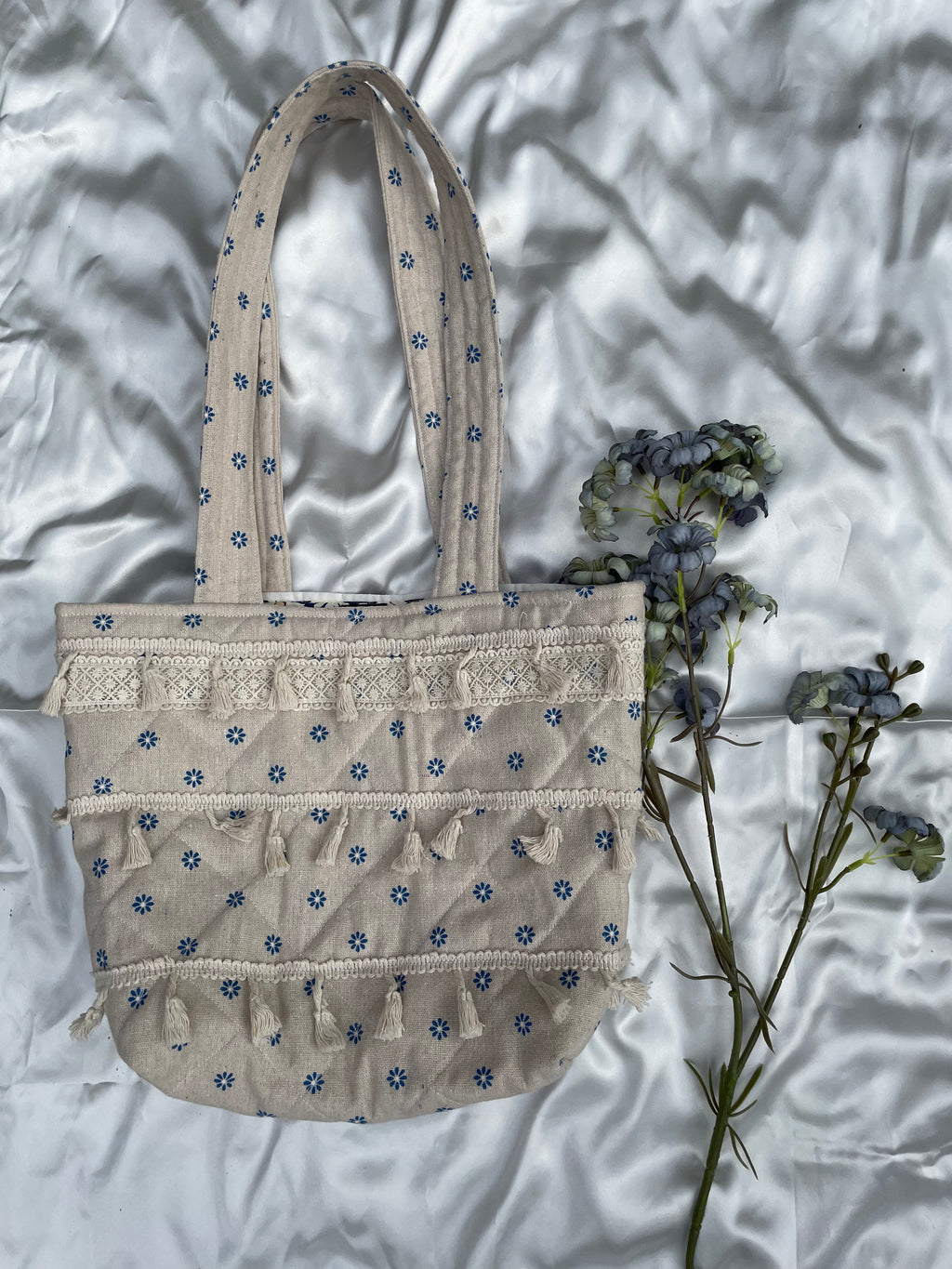Cerulean Ditsy Linen Tote Bag - The Tiered Tassel Dream
