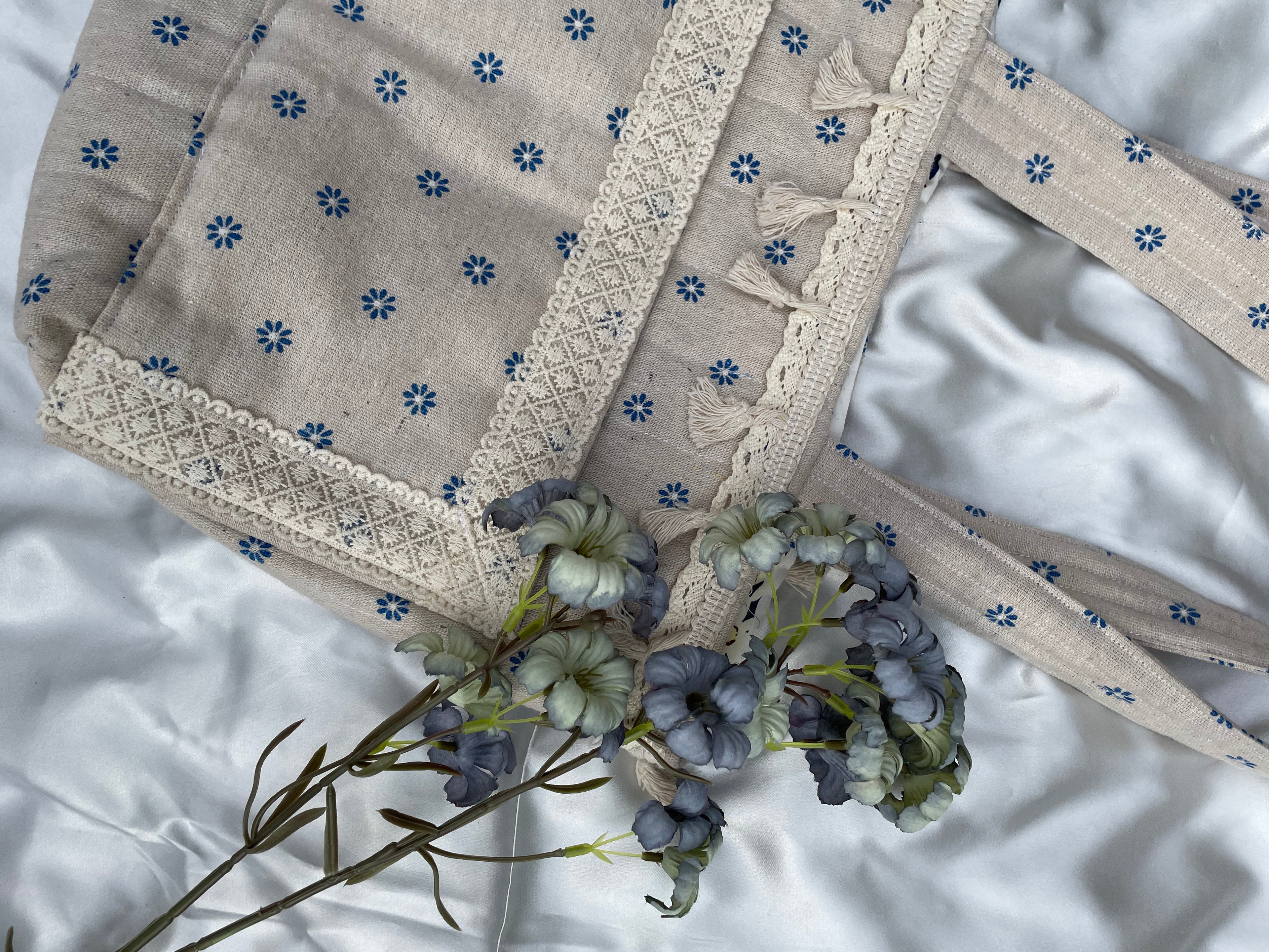 Cerulean Ditsy Linen Tote Bag - The Azure Lace-Front