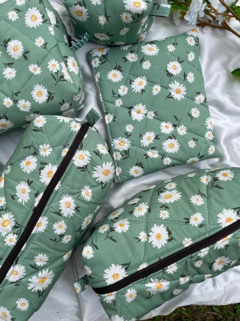 Daisy Field Box Pouch