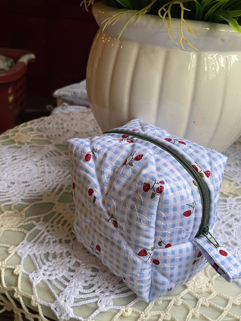 Strawberry Picnic Small Box Pouch