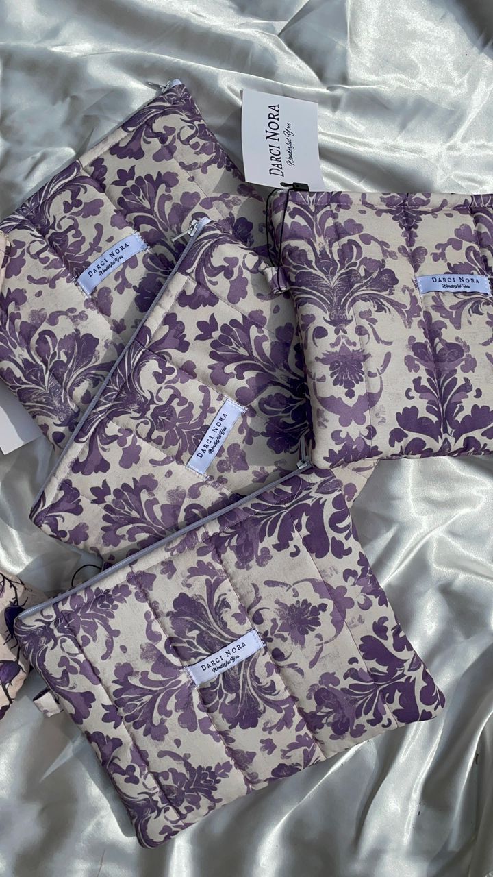 Hyacinth Wallpaper Everyday Pouch