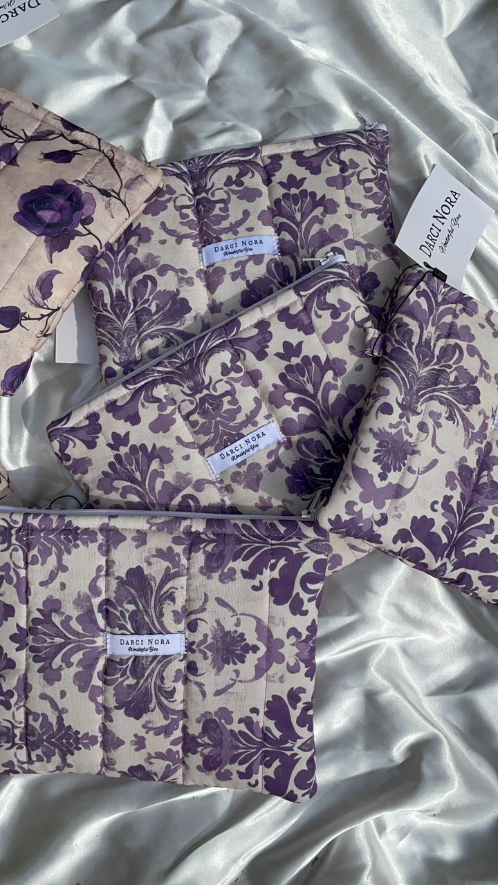 Hyacinth Wallpaper Everyday Pouch