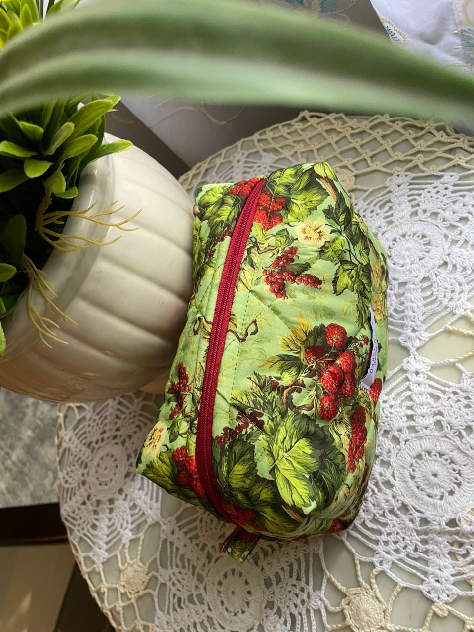 Berry Green Medium Box Pouch - Grid Quilt