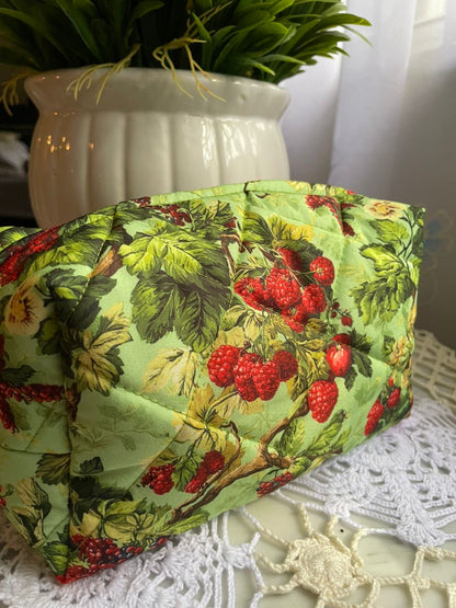 Berry Green Medium Box Pouch - Grid Quilt