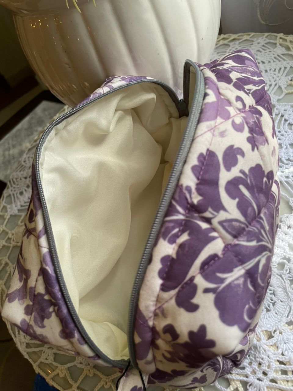 Hyacinth Wallpaper Medium Box Pouch