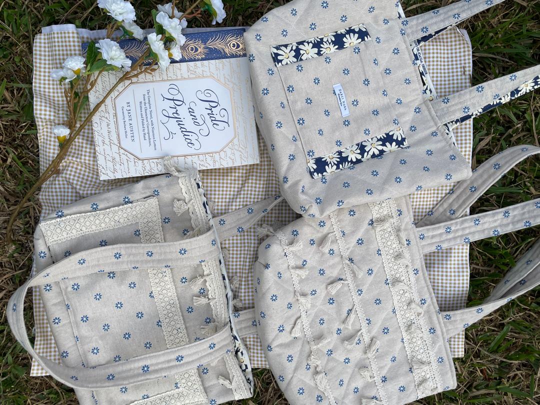 Cerulean Ditsy Linen Tote Bag - The Azure Lace-Front