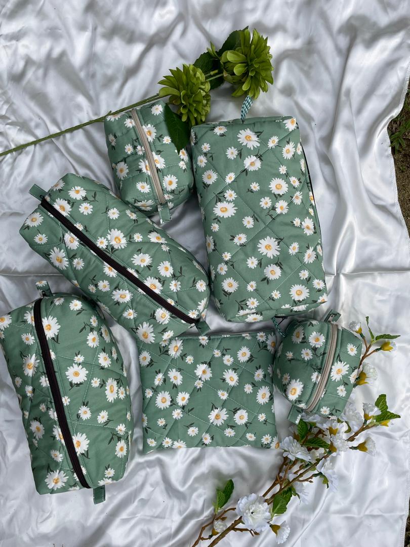 Daisy Field Large Box Pouch