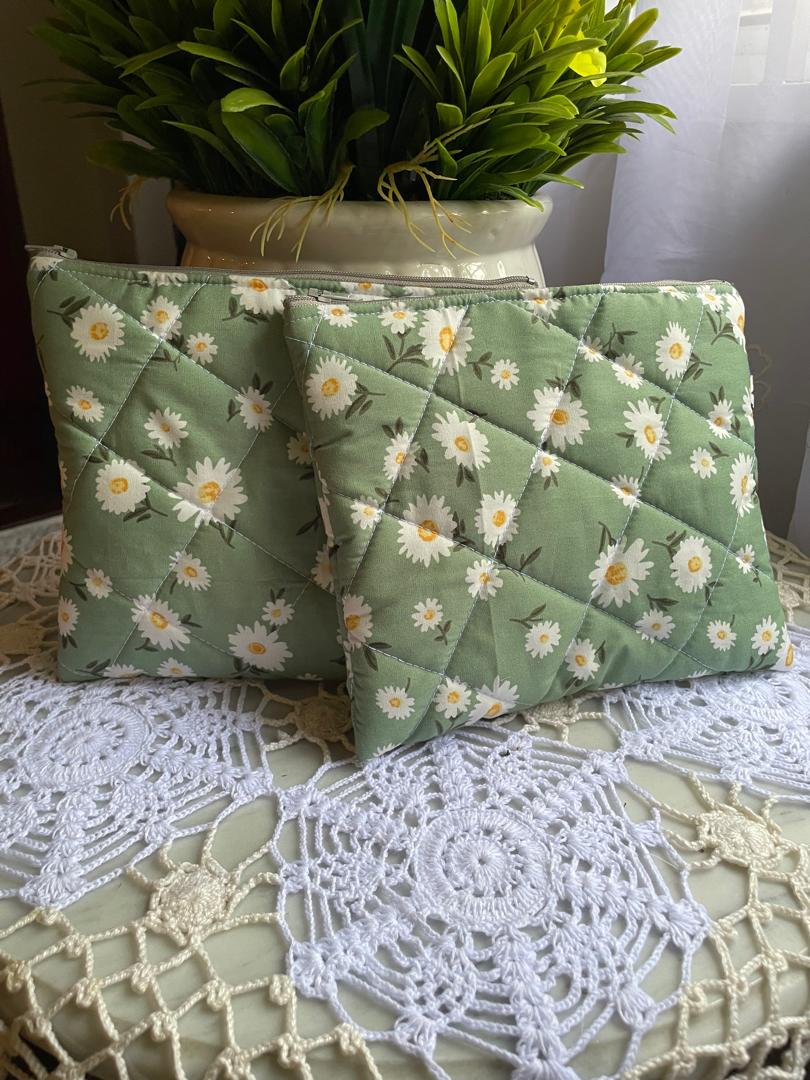 Daisy Field Everyday Pouch