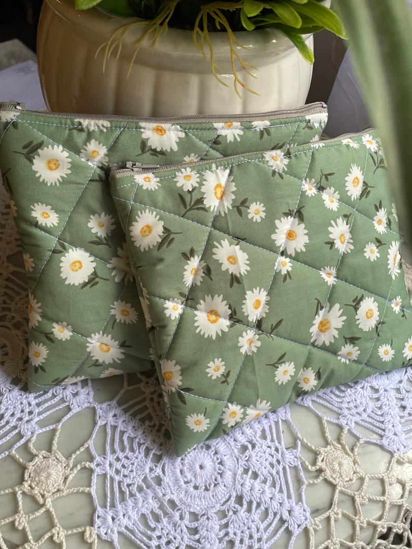 Daisy Field Everyday Pouch