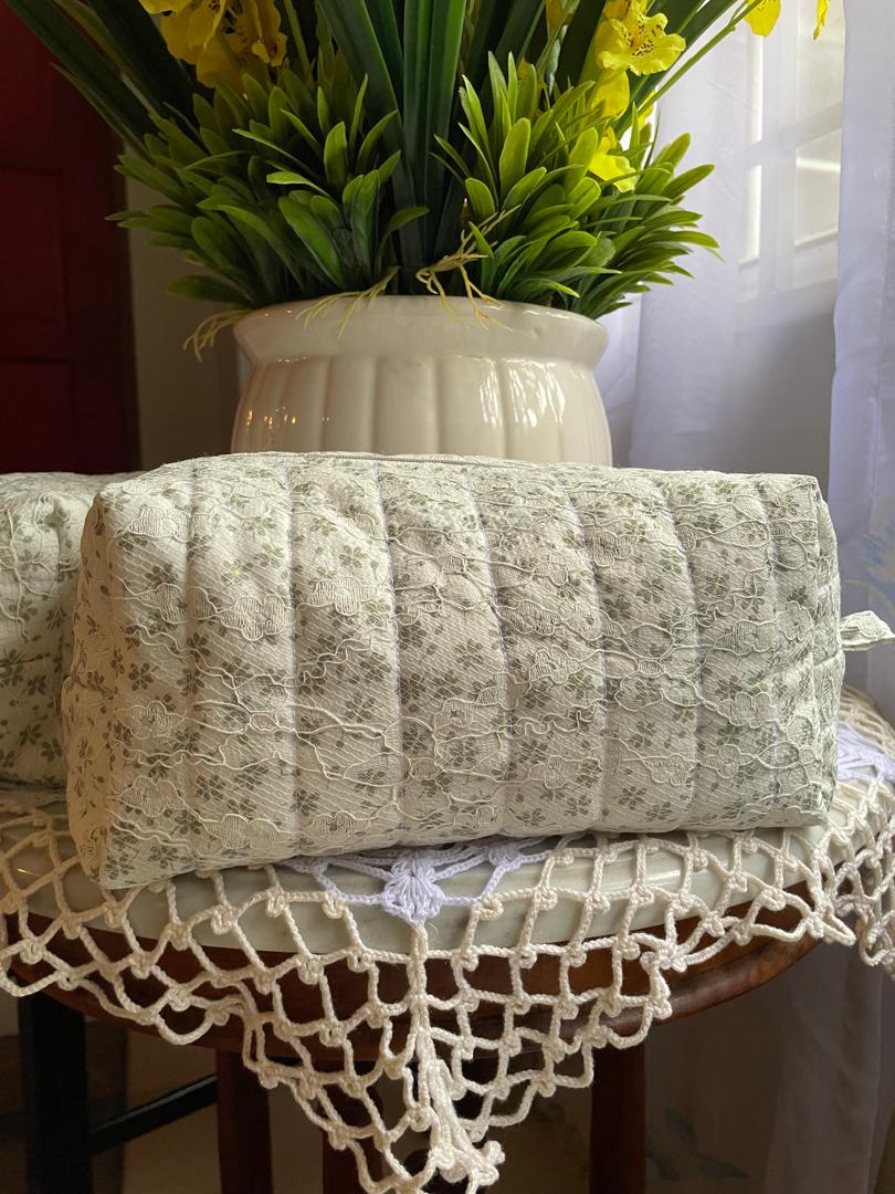 Jade Floret Filigree Box Pouch