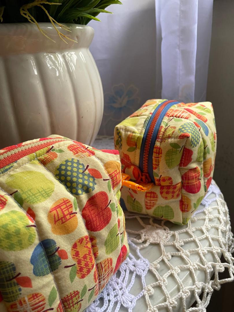 Fall Apples Small Box Pouch (Thick Zipper)